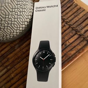 SAMSUNG Galaxy Watch4 Classic